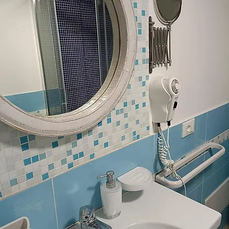 Bed & Breakfast Double Room, Air Conditioning, Bathroom, In The Center Of Calabria N6784 Tropea